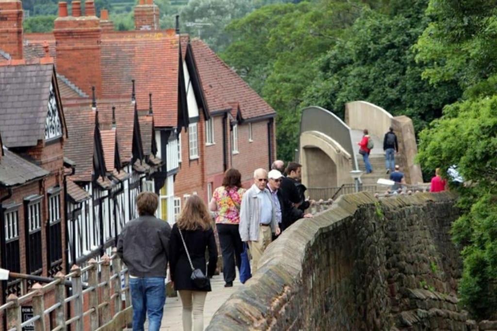 Spacious Duplex 2 Bed Apartment Central Location By Canal - Chester Uk Extérieur photo